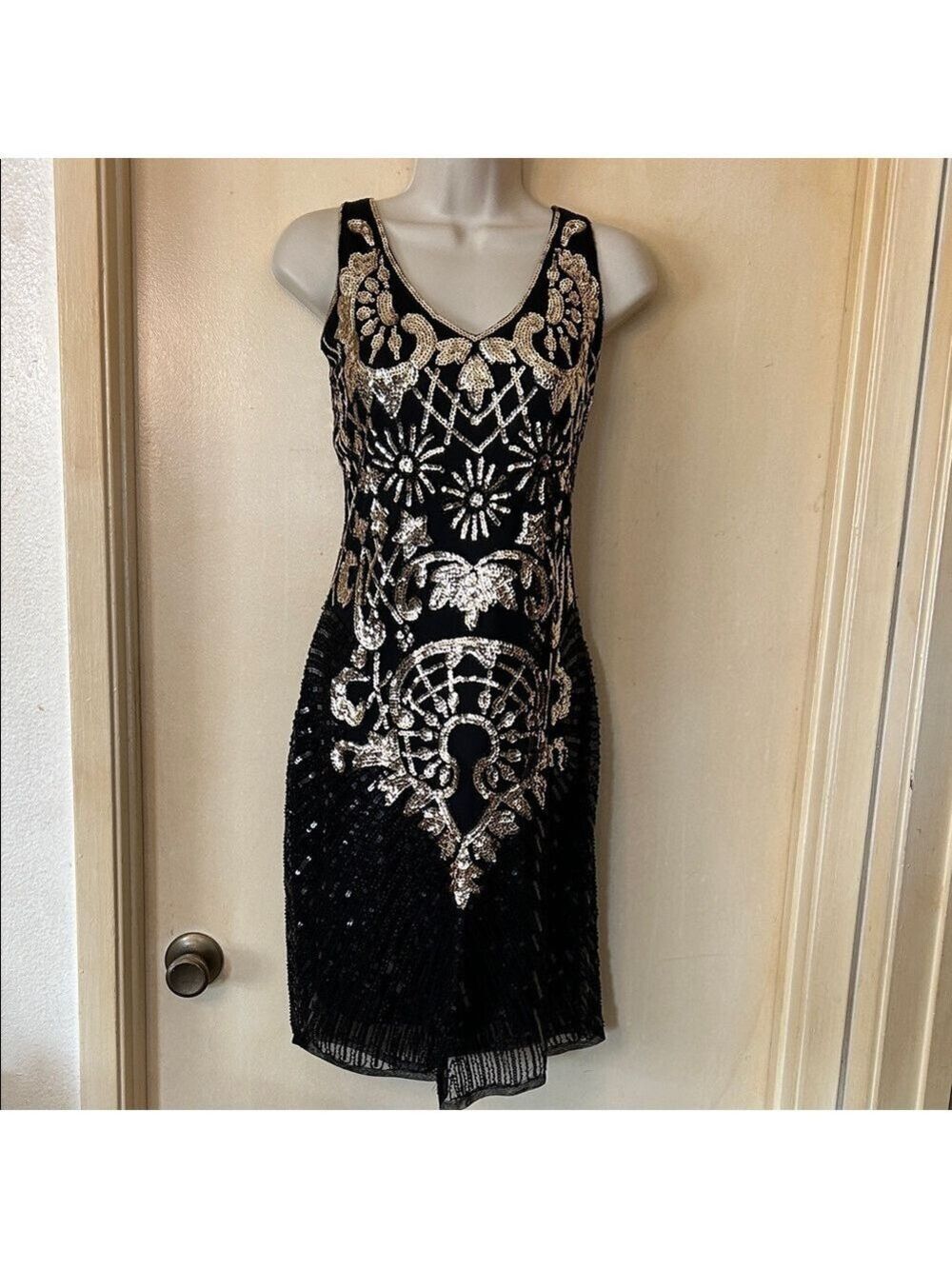 Black and Gold 1920’s Flapper Sequin Embellished Dress size L